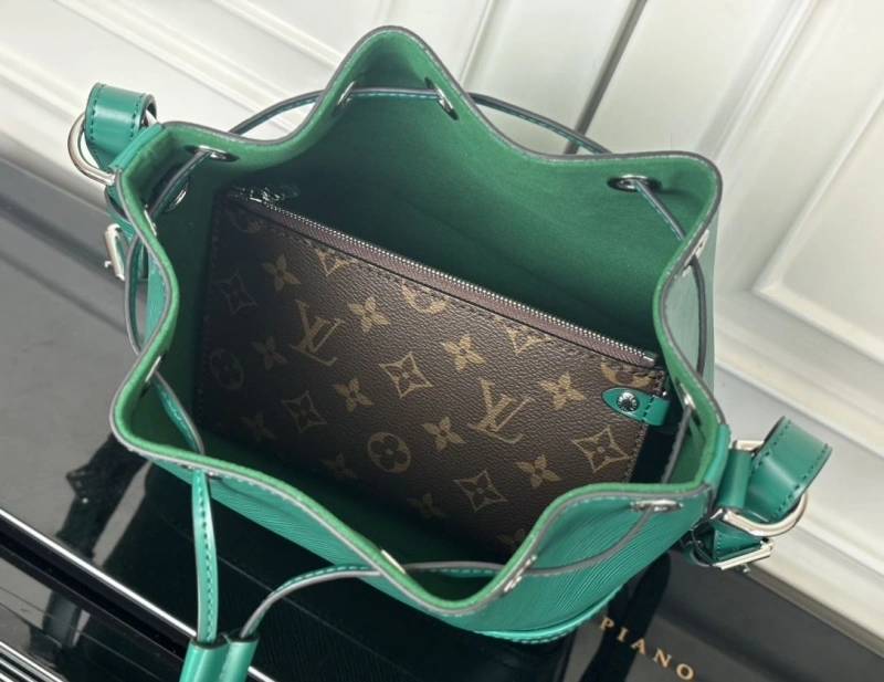 Bright LX Bucket Bags 17084