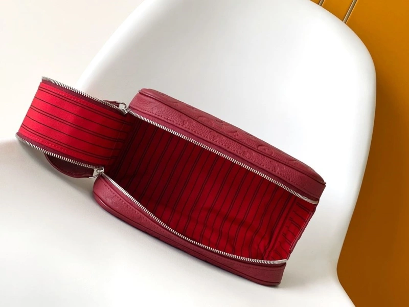 Fashionable LX Cosmetic Bags 16927