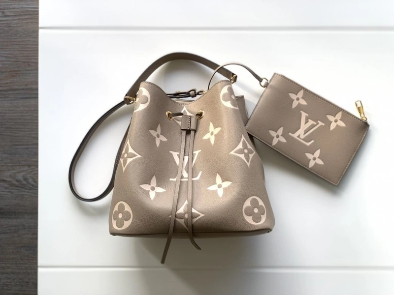 LX Bucket Bags Vibrant 17081