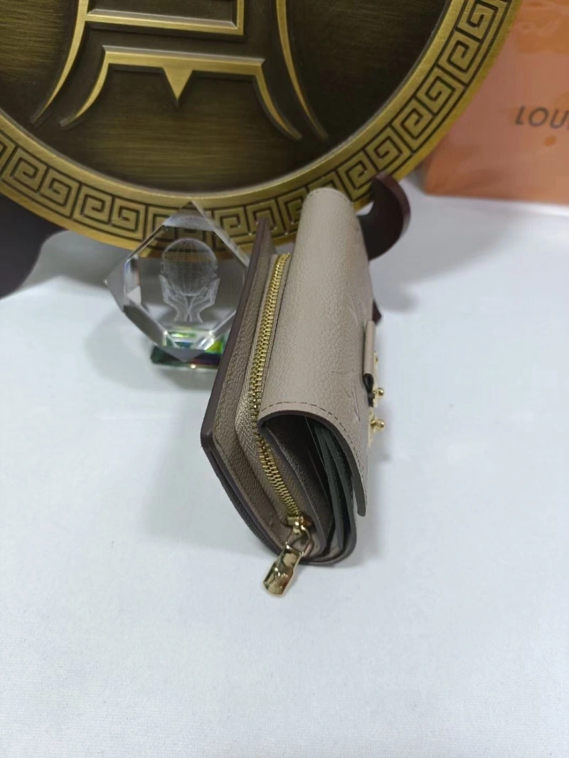 Trendsetting LX Wallets 16410