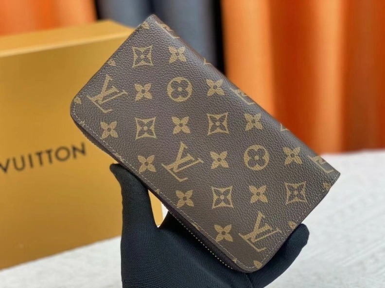 Practical LX Wallets 10374