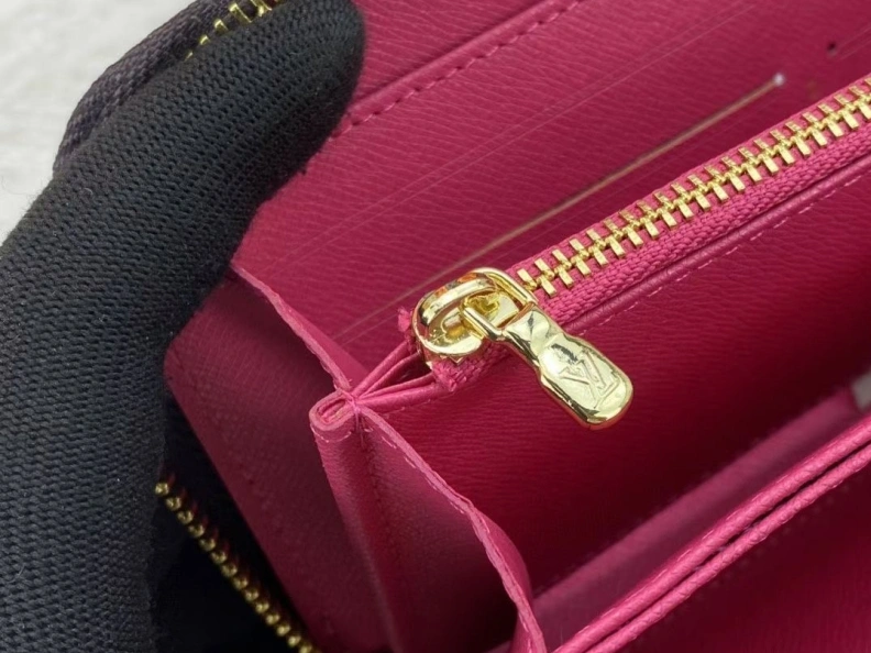 Trendsetting LX Wallets 10452