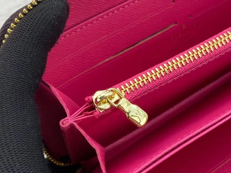 Lightweight LX Wallets 10413