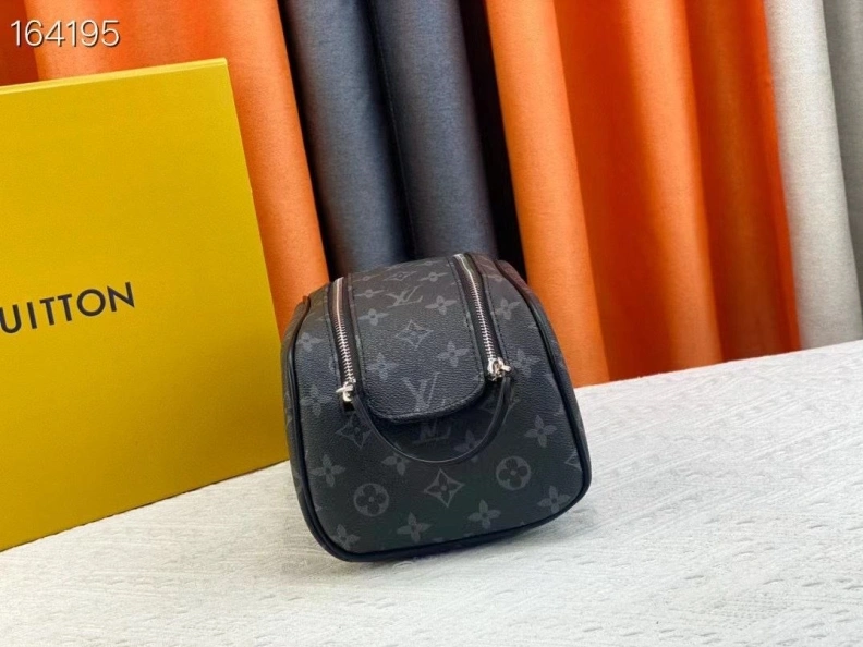 LX Cosmetic Bags Fashionable 11538