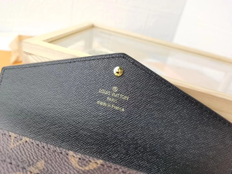 Refined LX Wallets 10299