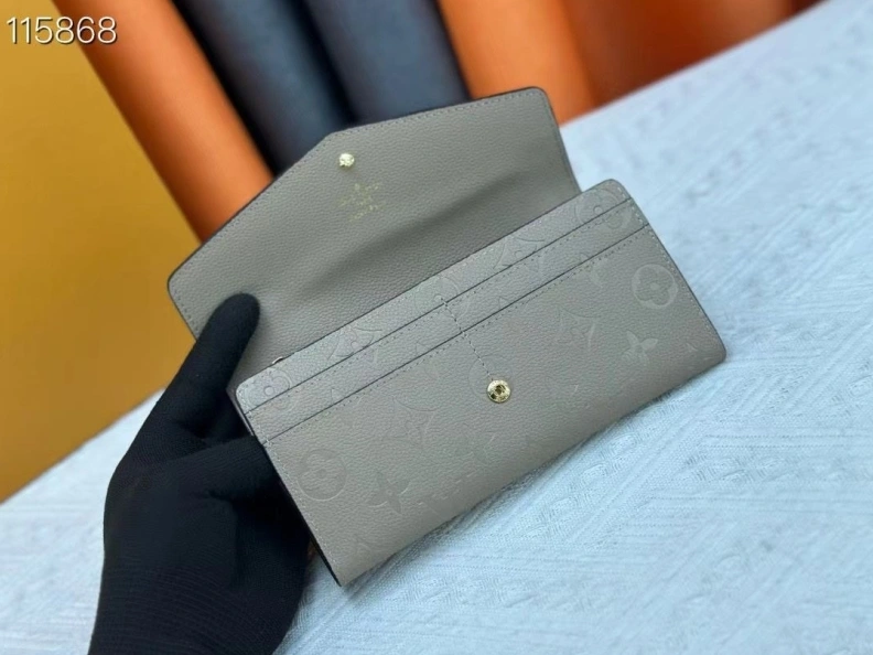 Versatile LX Wallets 10307