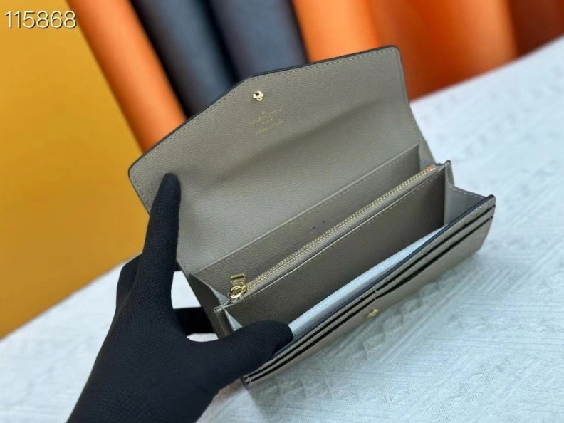 Versatile LX Wallets 10307