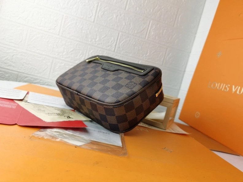 Compact LX Clutch Bags 11588