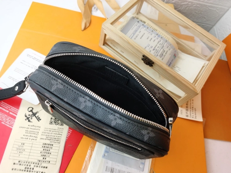 Resilient LX Clutch Bags 6706