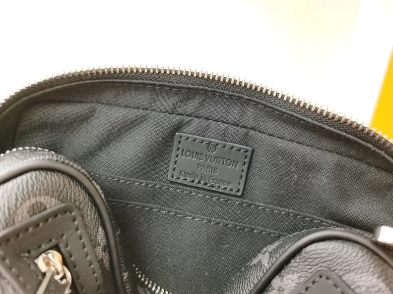 Resilient LX Clutch Bags 6706