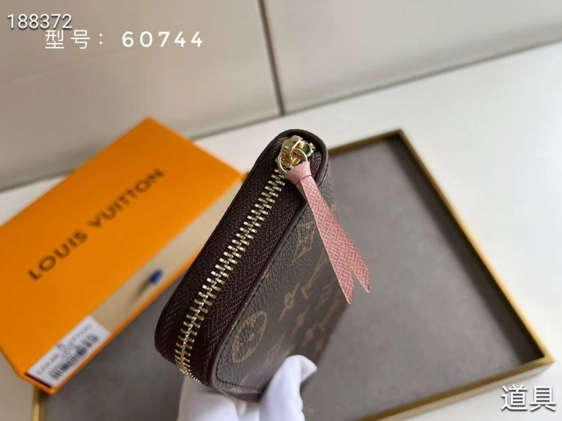 Trendy LX Wallets 10232