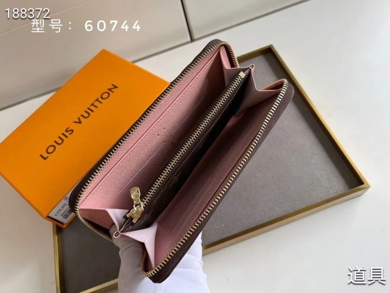 Trendy LX Wallets 10232