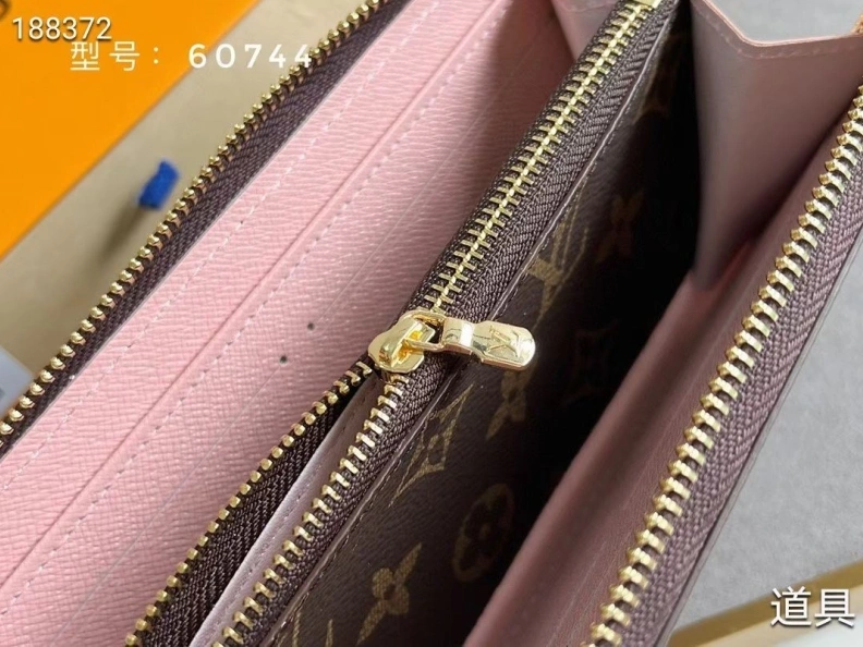 Trendy LX Wallets 10232