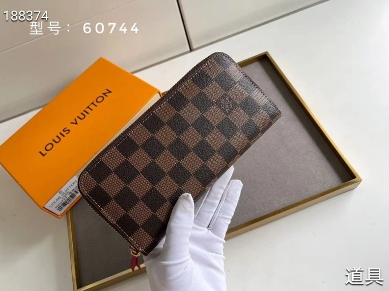 Efficient LX Wallets 10252