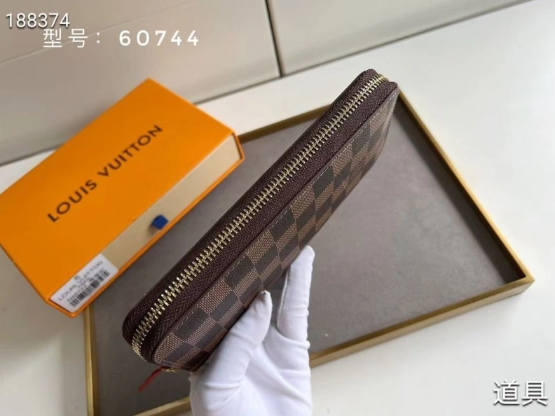 Efficient LX Wallets 10252