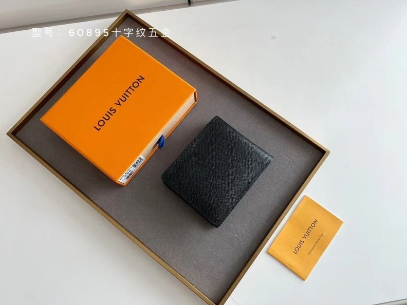 Trendsetting LX Wallets 10174
