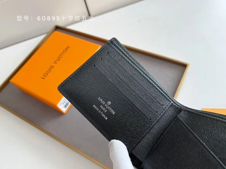 Trendsetting LX Wallets 10174