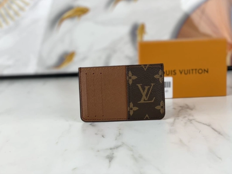 Sophisticated LX Wallets 10153