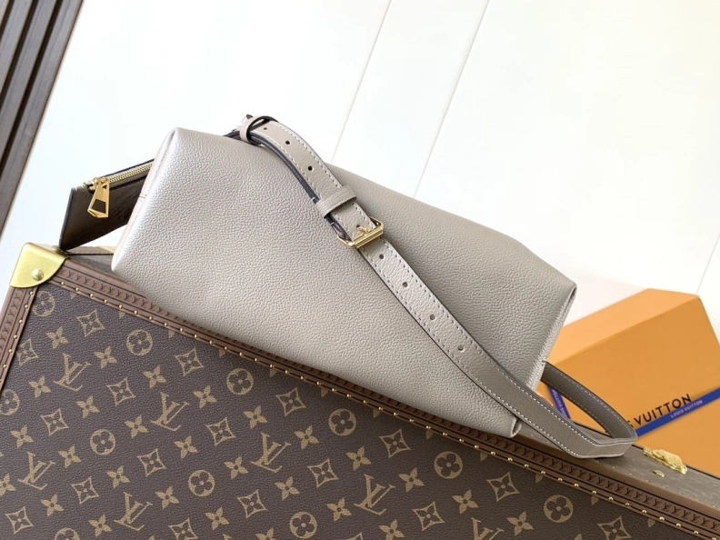 LX Top Handle Bags Bright 10722
