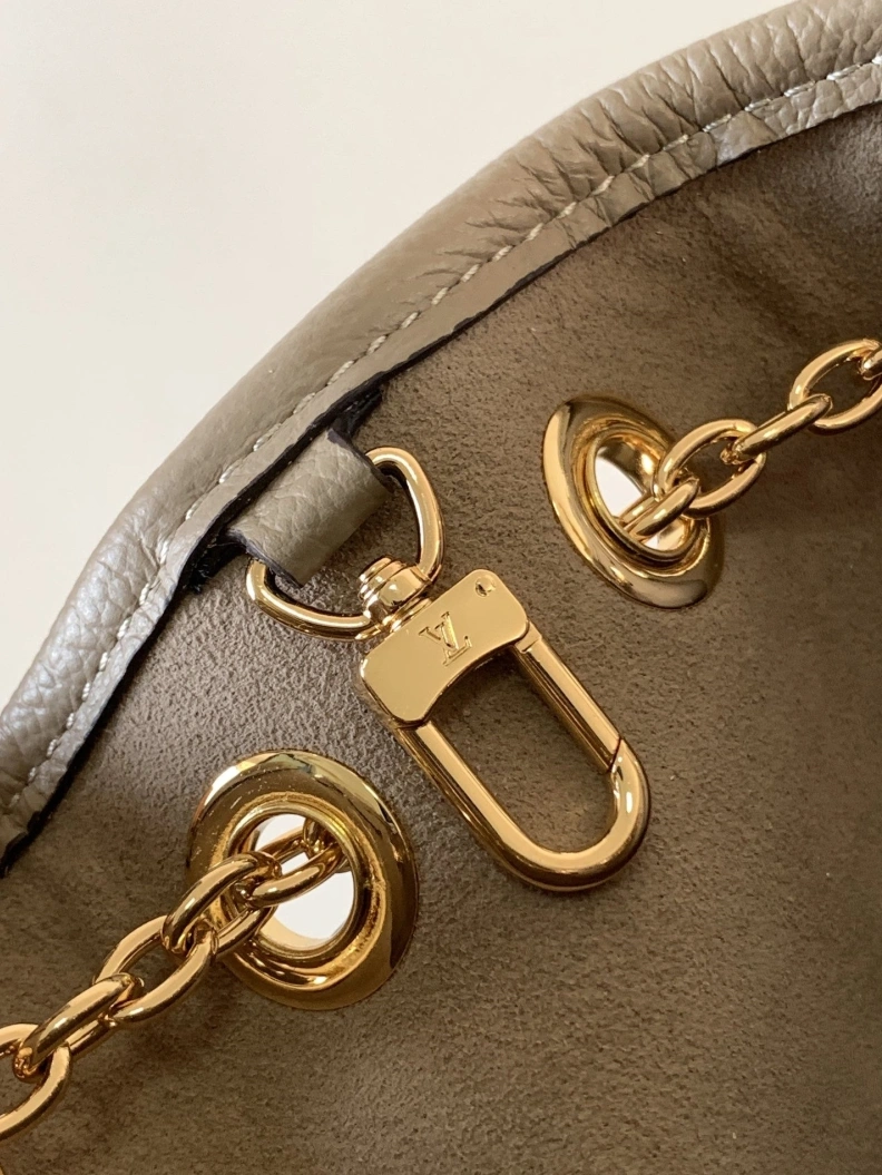 LX Top Handle Bags Bright 10722