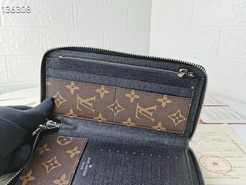 LX Wallets SportInspired 10106