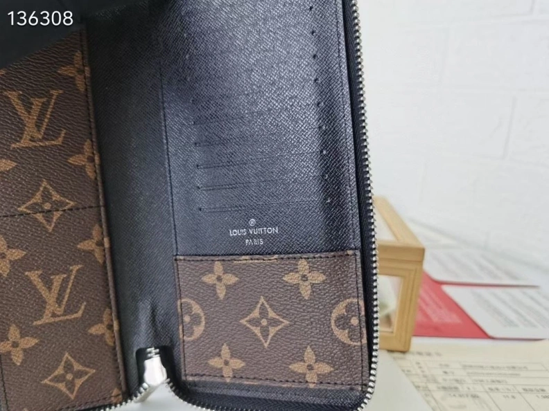 LX Wallets SportInspired 10106