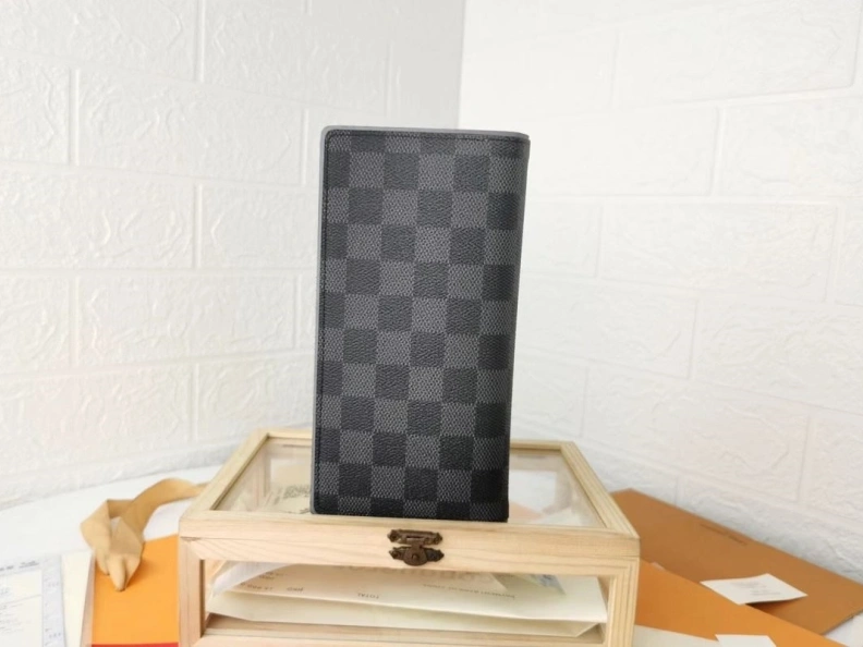 Resilient LX Wallets 10113