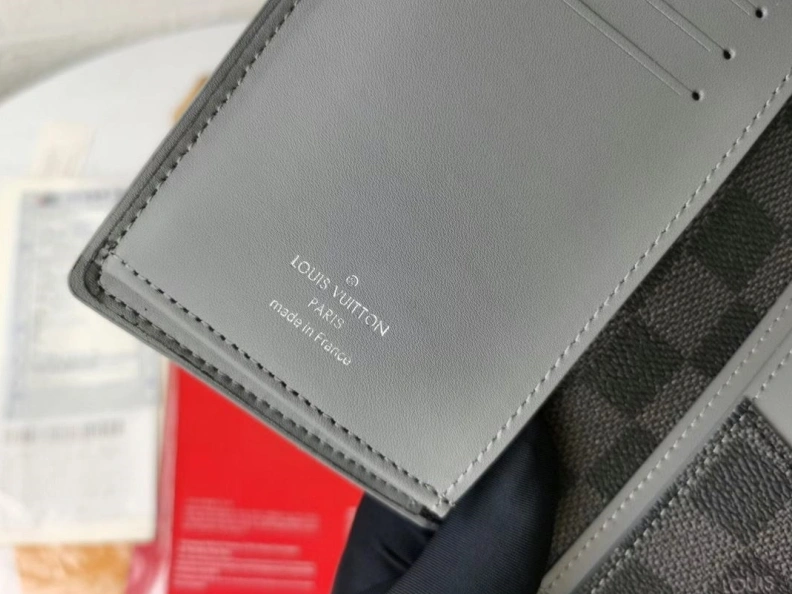 Resilient LX Wallets 10113