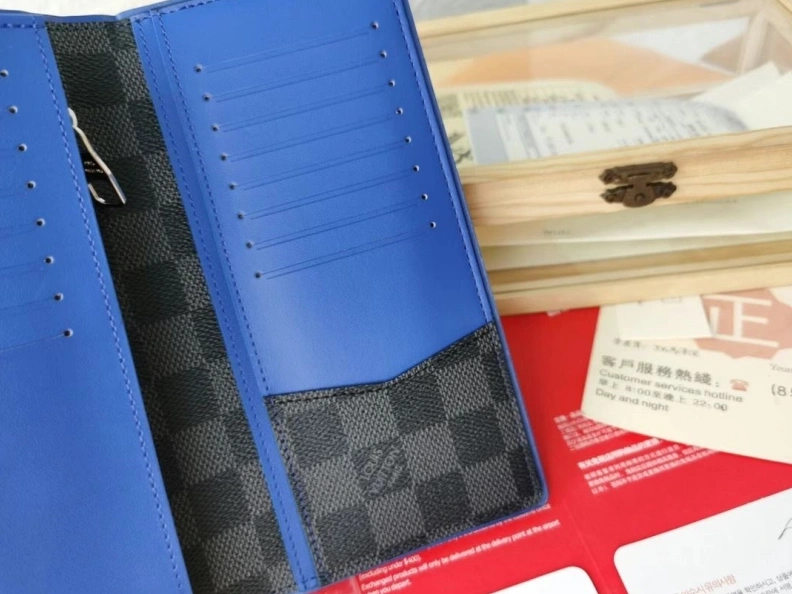 Functional LX Wallets 10150