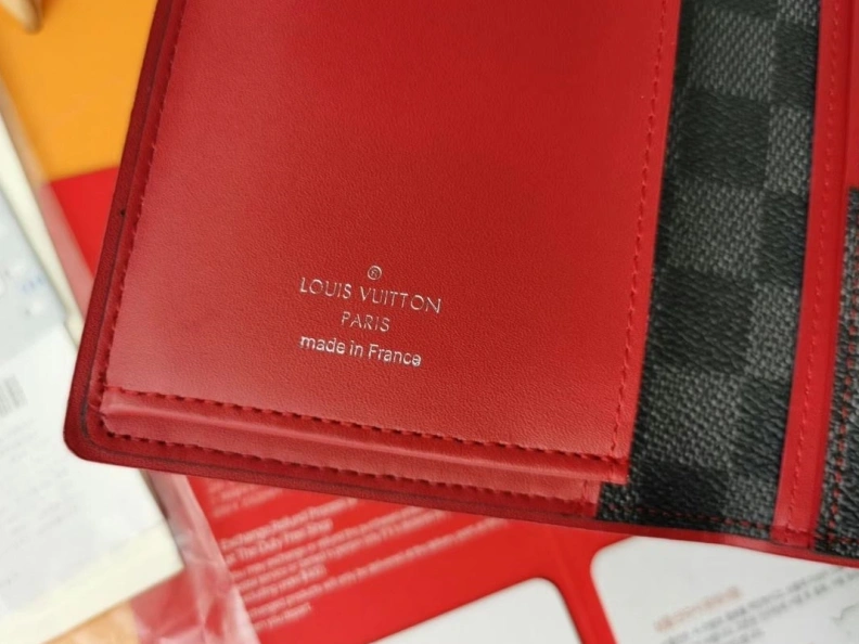 Breathable LX Wallets 10136