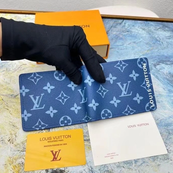 Resilient LX Wallets 10098