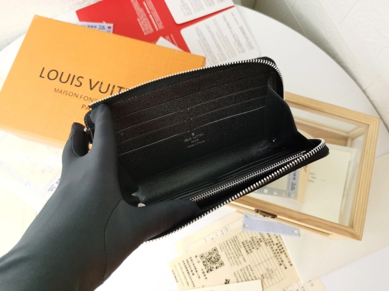 LX Wallets Practical 10053