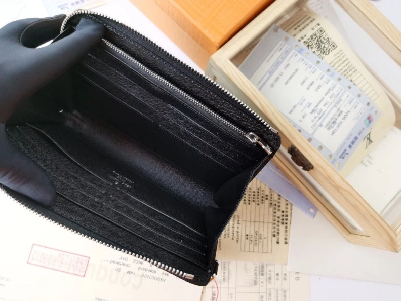 LX Wallets Practical 10053
