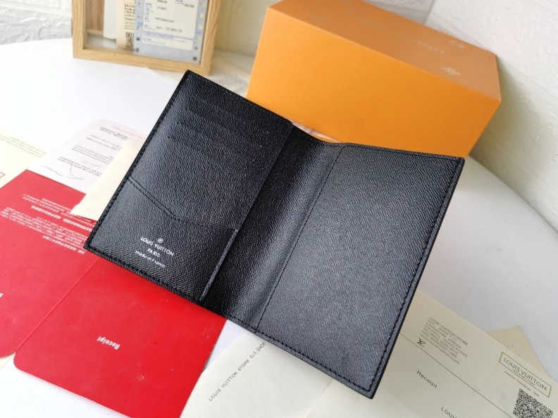 Sophisticated LX Wallets 10052