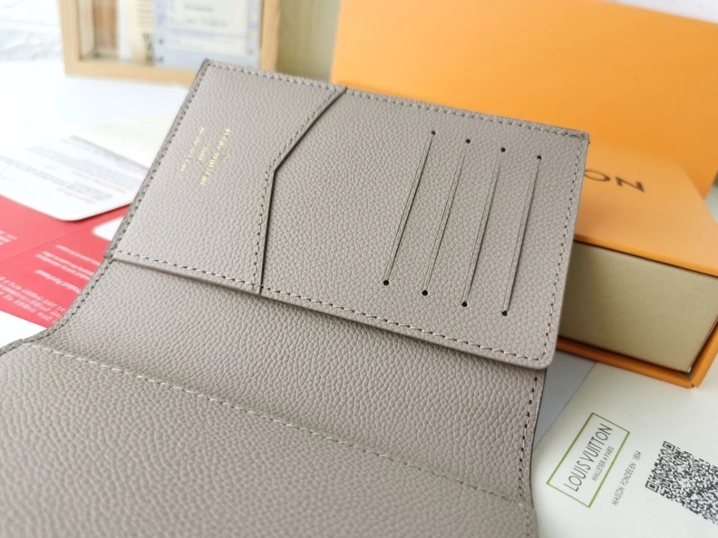 Lightweight LX Wallets 10019
