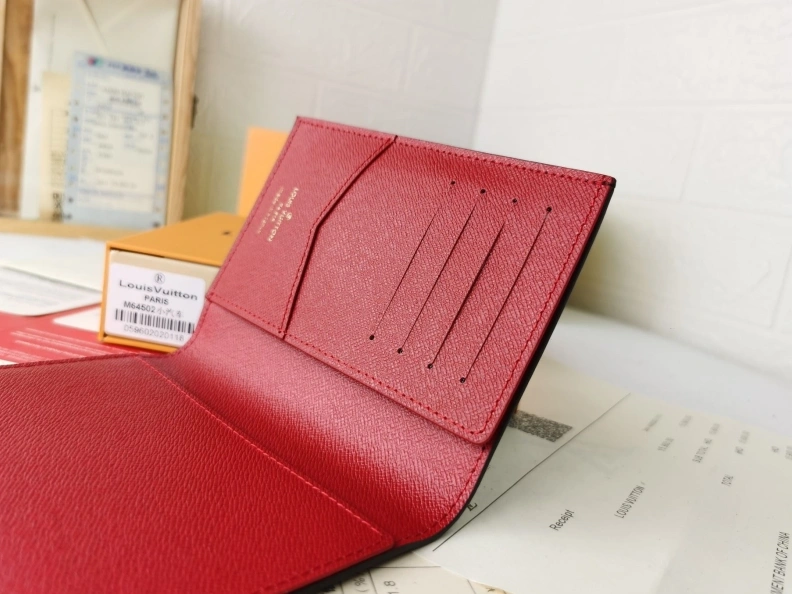 Resilient LX Wallets 10034