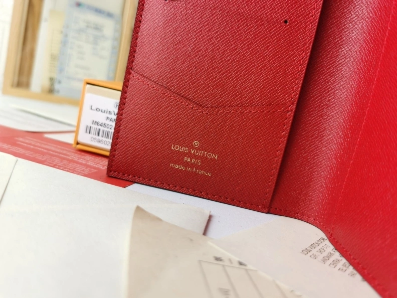 Resilient LX Wallets 10034