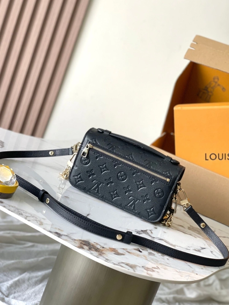 Trendsetting LX Satchel Bags 11411