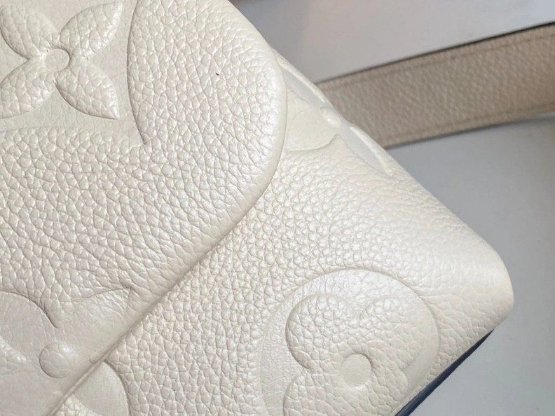 Bright LX Top Handle Bags 10689