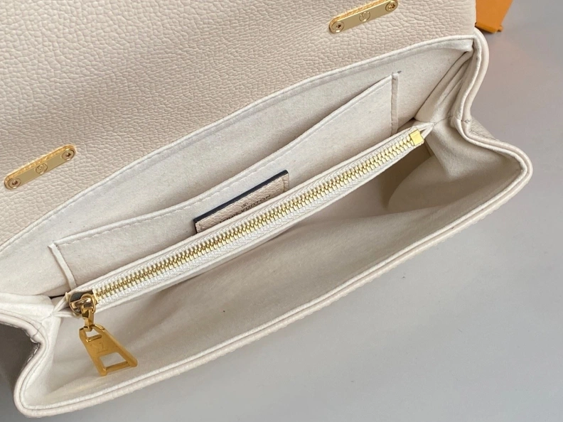 Bright LX Top Handle Bags 10689