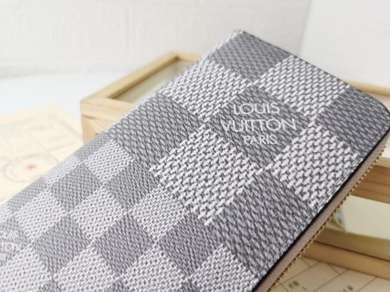 Reliable LX Wallets 9981