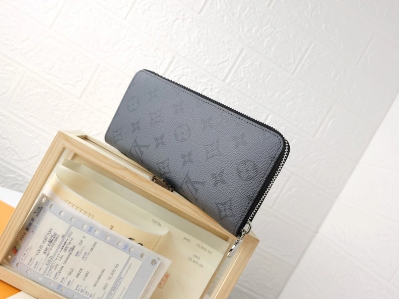 Resilient LX Wallets 9947