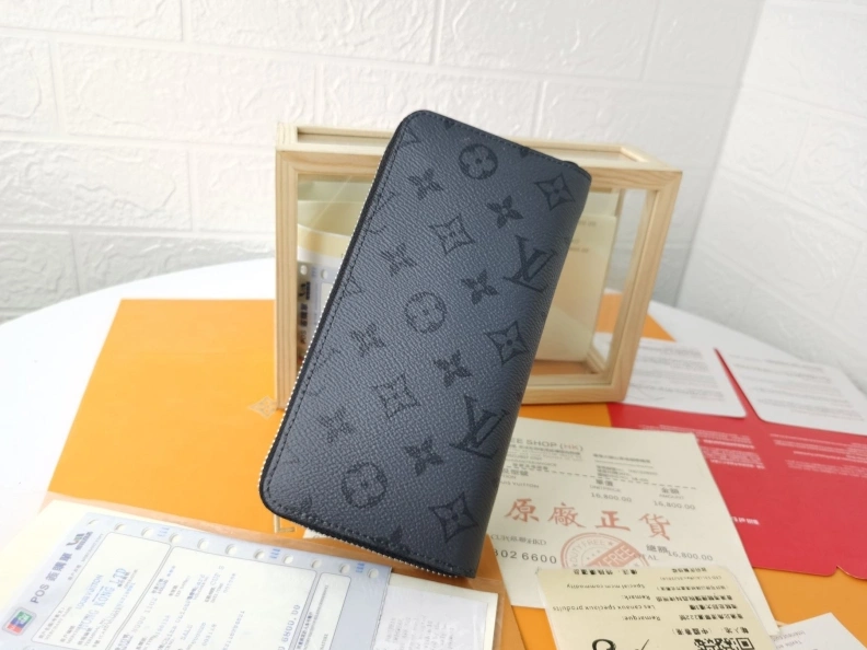 Resilient LX Wallets 9947