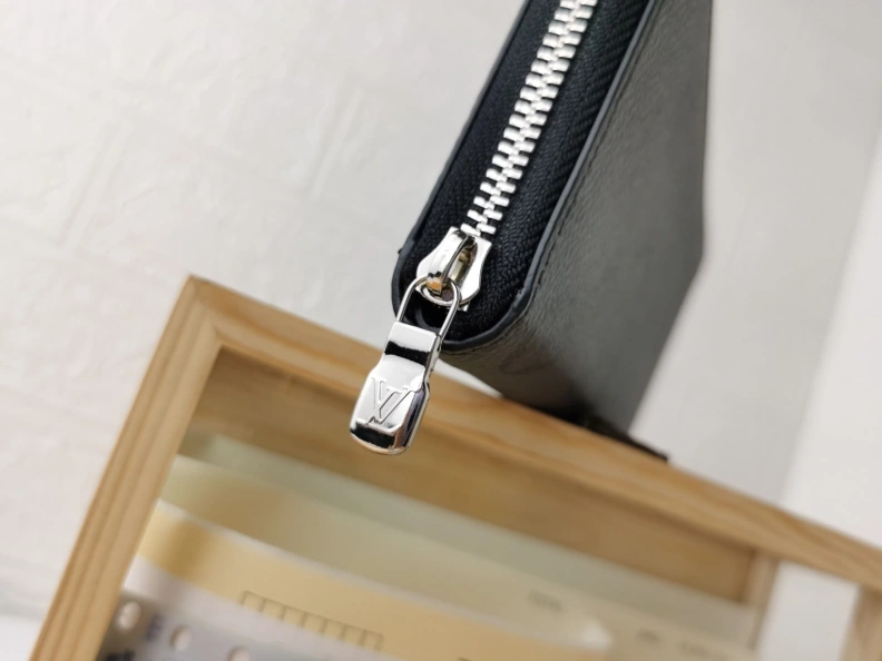 Resilient LX Wallets 9947
