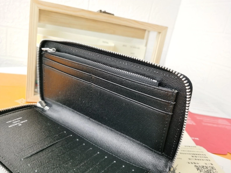 Resilient LX Wallets 9947