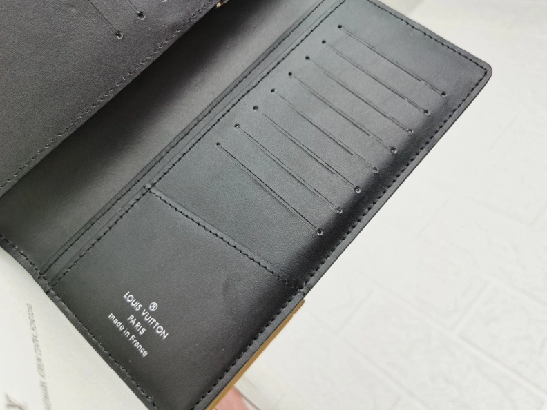 Stylish LX Wallets 9946