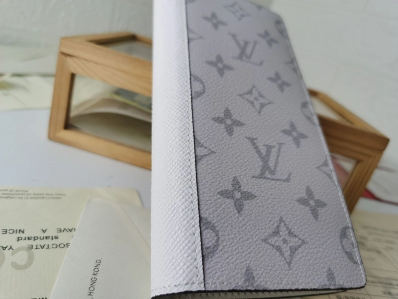 LX Wallets WellDesigned 9942