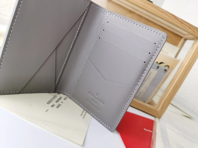 Trendsetting LX Wallets 9933