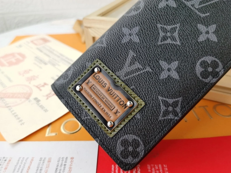 Refined LX Wallets 6695
