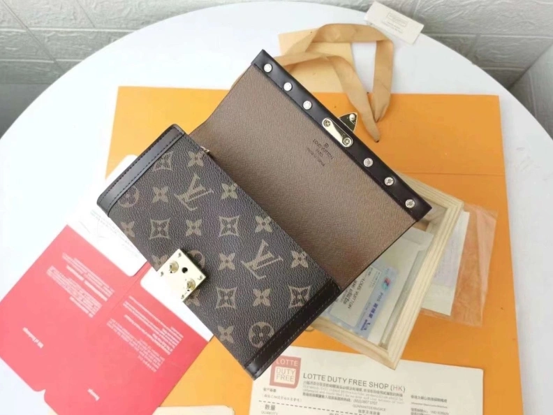 Lightweight LX Wallets 6693